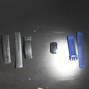 LIGHTY USED Fitbit charge 3!!!!! Extra low price.